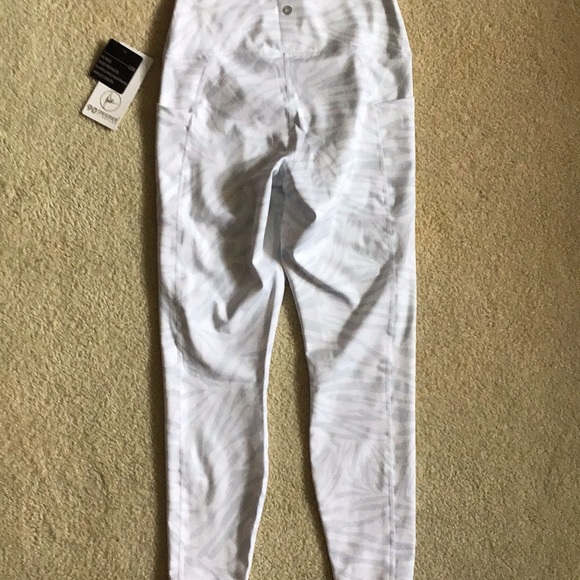 SOLD - NWT 90 Degrees by Reflex Workout Legging - Medium - Picture 11 of 11